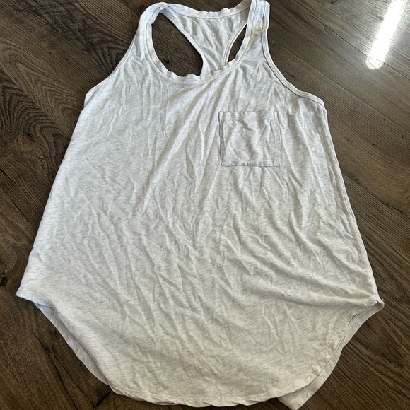 Lululemon Yogi Racerback size 8 - Picture 2 of 6